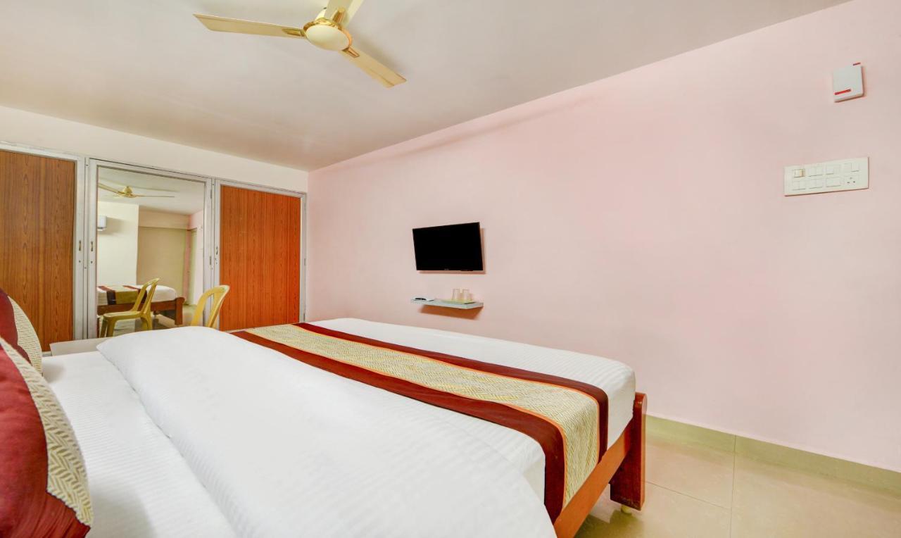 Hotel Salbala - Near Airport Chennai Eksteriør billede