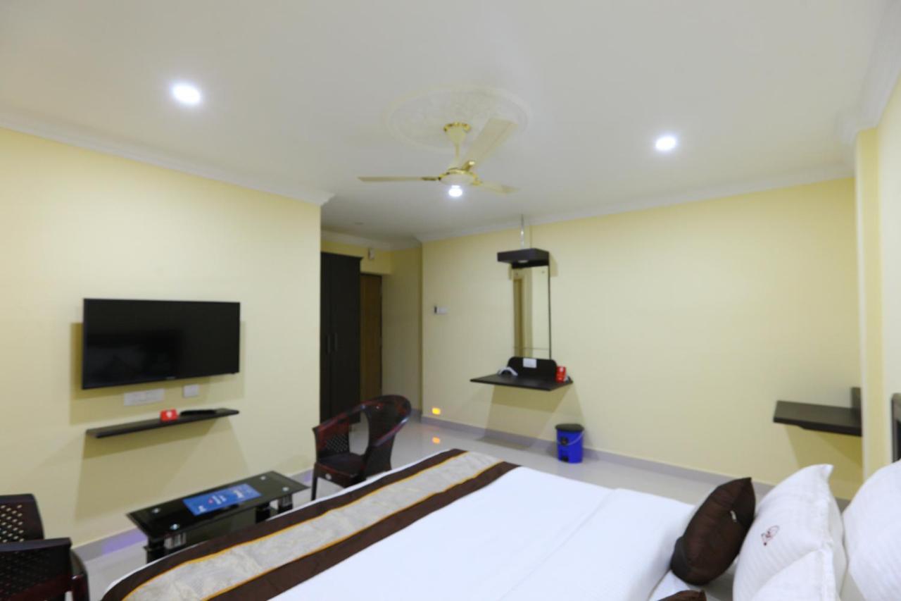 Hotel Salbala - Near Airport Chennai Eksteriør billede